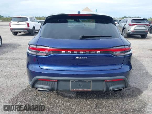 2022 Porsche Macan with VIN WP1AA2A54NLB02557, listed as a IAAI auction lot 40541821 with Not Provided miles. Bid and sale history available at carsss.com. Image 16.