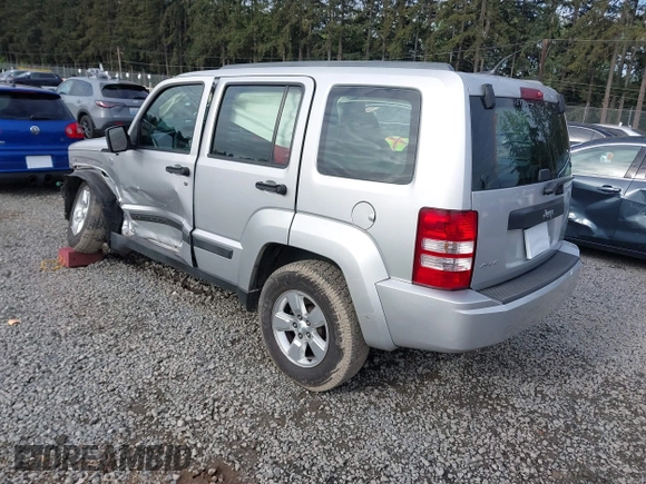 2011 Jeep Liberty Sport z VIN 1J4PN2GK9BW503376, wystawiony jako IAAI lot #42143053 z przebiegiem 168 841 mil mil oraz . Historia ofert i sprzedaży dostępna na DreamBid. Obrazek 3.