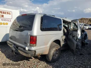 2001 Ford Excursion XLT with VIN 1FMNU40F11ED72890, listed as a Copart auction lot 68567164 with 331,747 mi miles and Salvage Title. Bid and sale history available at carsss.com. Image 3.