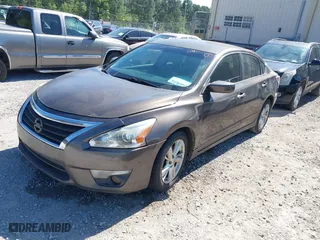 2015 Nissan Altima 2.5 S with VIN 1N4AL3AP3FC204149, listed as a IAAI auction lot 42005694 with 277,106 mi miles. Bid and sale history available at carsss.com. Image 2.