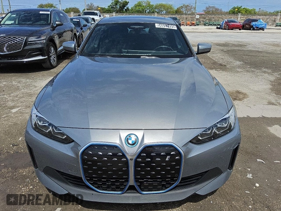 2024 BMW i4 eDrive40 z VIN WBY73AW0XRFS98892, wystawiony jako Copart lot #56057495 z przebiegiem 24 943 mil mil oraz Tytuł czysty. Historia ofert i sprzedaży dostępna na DreamBid. Obrazek 5.