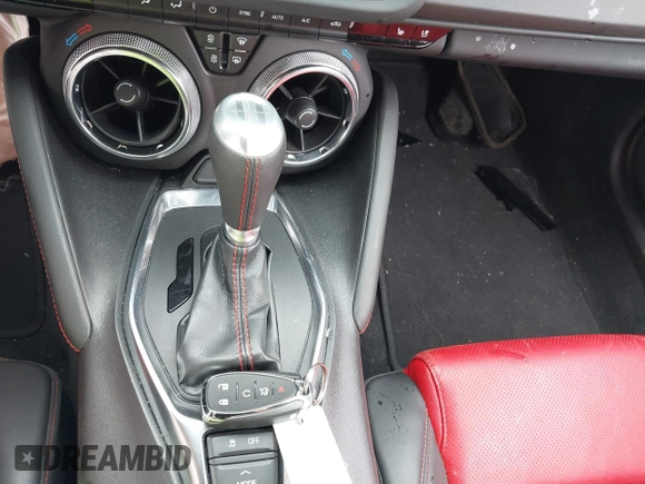 2023 Chevrolet Camaro 2LT z VIN 1G1FD1RS1P0132244, wystawiony jako IAAI lot #42110410 z przebiegiem 39 031 mil mil oraz . Historia ofert i sprzedaży dostępna na DreamBid. Obrazek 11.