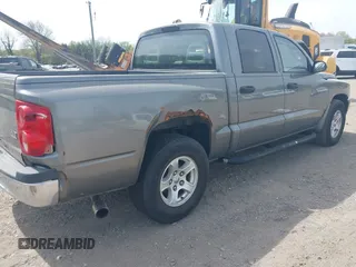 2006 Dodge Dakota SLT with VIN 1D7HE48N06S580705, listed as a IAAI auction lot 42120728 with 206,420 mi miles. Bid and sale history available at carsss.com. Image 4.
