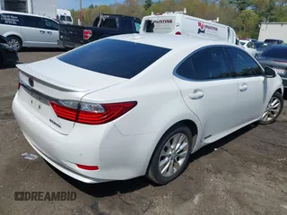 2013 Lexus ES 300h Hybrid with VIN JTHBW1GG1D2038698, listed as a IAAI auction lot 42173883 with 253,281 mi miles. Bid and sale history available at carsss.com. Image 4.