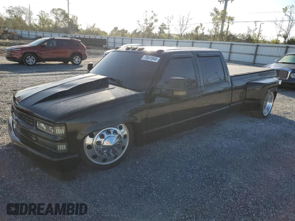 1996 Chevrolet Silverado 3500 z VIN 1GCHC33J3TF020647, wystawiony jako Copart lot #79541644 z przebiegiem Nie podano mil oraz Nie do naprawy • Non repairable. Historia ofert i sprzedaży dostępna na DreamBid. Obrazek 1.
