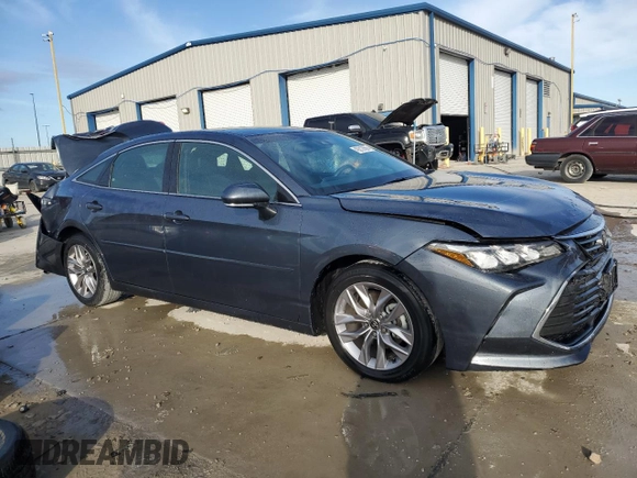 2021 Toyota Avalon XLE z VIN 4T1JZ1FBXMU057308, wystawiony jako Copart lot #49212655 z przebiegiem 47 844 mil mil oraz Szkoda całkowita • Salvage title. Historia ofert i sprzedaży dostępna na DreamBid. Obrazek 4.