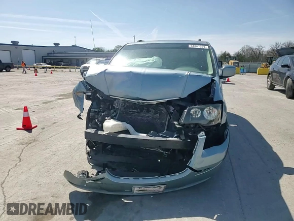 2010 Chrysler Town & Country Touring with VIN 2A4RR5D17AR266307, listed as a Copart auction lot 51007275 with 205,547 mi miles and Salvage Title. Bid and sale history available at DreamBid. Image 12.