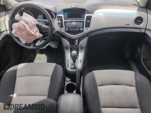 2015 Chevrolet Cruze LS z VIN 1G1PA5SHXF7151982, wystawiony jako Copart lot #54797185 z przebiegiem 137 278 mil mil oraz Szkoda całkowita • Salvage title. Historia ofert i sprzedaży dostępna na DreamBid. Obrazek 8.