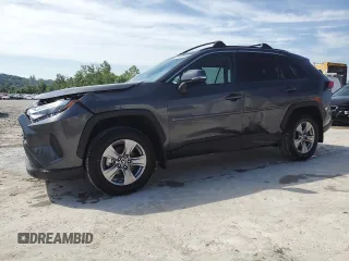 2022 Toyota RAV4 XLE z VIN 2T3P1RFV2NC277952, wystawiony jako Copart lot #61972445 z przebiegiem 46 798 mil mil oraz Szkoda całkowita • Salvage title. Historia ofert i sprzedaży dostępna na DreamBid. Obrazek 1.