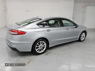2020 Ford Fusion SE with VIN 3FA6P0H79LR129422, listed as a Copart auction lot 58748455 with 134,292 mi miles and Clean title. Bid and sale history available at DreamBid. Image 3.