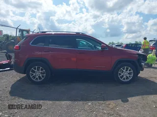 2016 Jeep Cherokee Latitude z VIN 1C4PJMCB9GW305472, wystawiony jako IAAI lot #42276395 z przebiegiem 112 621 mil mil oraz . Historia ofert i sprzedaży dostępna na DreamBid. Obrazek 14.