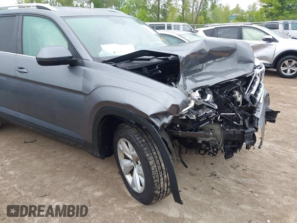 2018 Volkswagen Atlas SE z VIN 1V2KR2CAXJC517240, wystawiony jako IAAI lot #42361370 z przebiegiem 129 546 mil mil oraz . Historia ofert i sprzedaży dostępna na DreamBid. Obrazek 18.