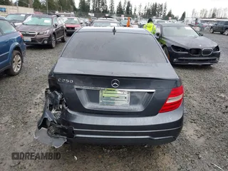 2013 Mercedes-Benz C 250 Sport z VIN WDDGF4HBXDA755303, wystawiony jako IAAI lot #41898828 z przebiegiem 119 836 mil mil oraz . Historia ofert i sprzedaży dostępna na DreamBid. Obrazek 17.