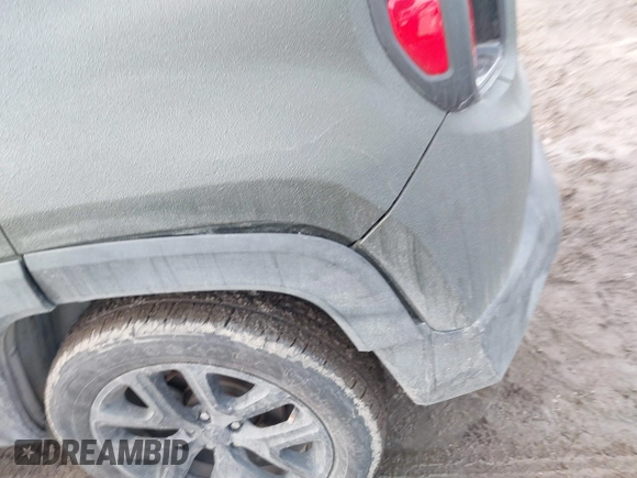 2016 Jeep Renegade Latitude with VIN ZACCJBBT8GPC87587, listed as a IAAI auction lot 41640863 with 106,020 mi miles. Bid and sale history available at carsss.com. Image 17.