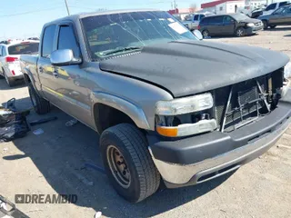 2002 Chevrolet Silverado 2500HD LS with VIN 1GCHK23U02F241581, listed as a IAAI auction lot 41758540 with 301,766 mi miles. Bid and sale history available at carsss.com. Image 1.