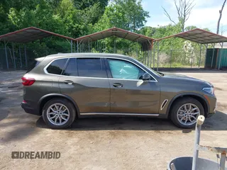 2021 BMW X5 xDrive40i with VIN 5UXCR6C06M9G21960, listed as a IAAI auction lot 42315496 with 41,580 mi miles and . Bid and sale history available at DreamBid. Image 14.