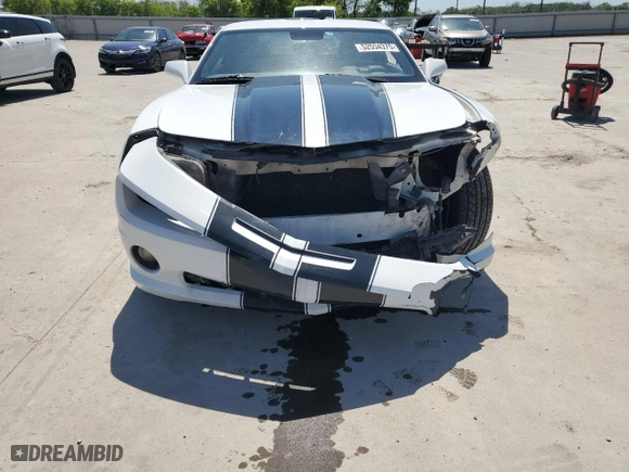 2010 Chevrolet Camaro 2SS with VIN 2G1FK1EJ4A9163360, listed as a Copart auction lot 52554375 with 117,687 mi miles and Salvage Title. Bid and sale history available at carsss.com. Image 5.