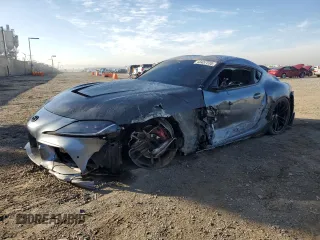 2022 Toyota Supra 3.0 z VIN WZ1DB0C0XNW046741, wystawiony jako Copart lot #43457735 z przebiegiem Nie podano mil oraz Szkody całkowita. Historia ofert i sprzedaży dostępna na DreamBid. Obrazek 1.