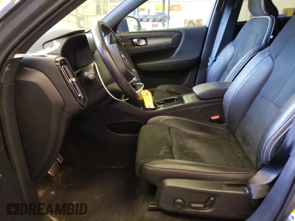 2021 Volvo XC40 with VIN YV4ED3UR9M2597323, listed as a Copart auction lot 64683403 with 29,266 mi miles and . Bid and sale history available at DreamBid. Image 7.