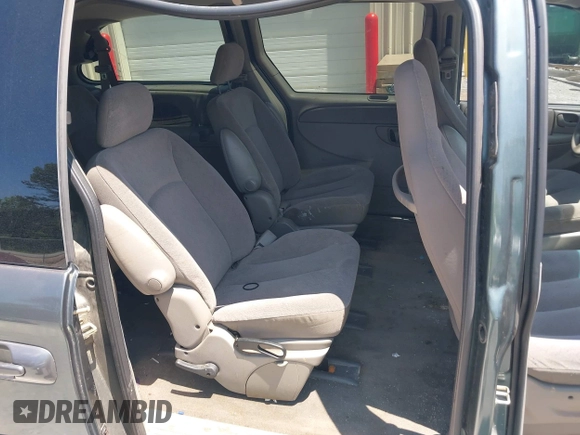 2003 Chrysler Town & Country LX with VIN 2C4GP44R53R385043, listed as a IAAI auction lot 42130516 with 252,056 mi miles. Bid and sale history available at carsss.com. Image 8.