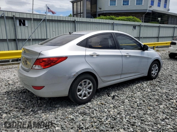 2012 Hyundai Accent GLS z VIN KMHCT4AE9CU183560, wystawiony jako Copart lot #56748485 z przebiegiem 178 553 mil mil oraz Tytuł czysty. Historia ofert i sprzedaży dostępna na DreamBid. Obrazek 3.