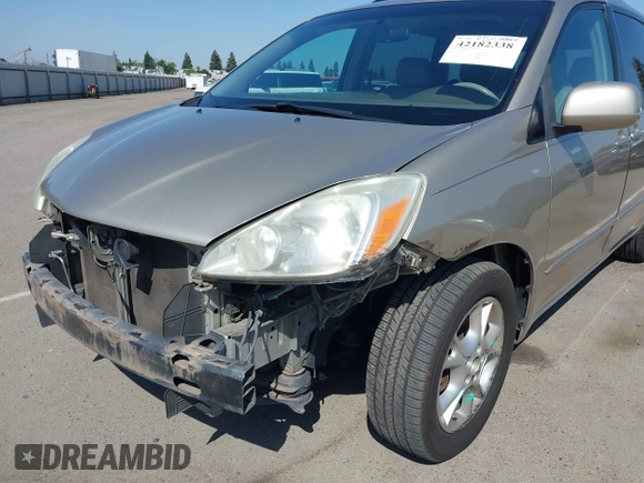 2004 Toyota Sienna XLE z VIN 5TDZA22C64S215909, wystawiony jako IAAI lot #42182338 z przebiegiem 134 893 mil mil oraz . Historia ofert i sprzedaży dostępna na DreamBid. Obrazek 6.