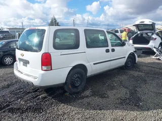 2008 Chevrolet Uplander LS Fleet with VIN 1GBDV13WX8D117831, listed as a IAAI auction lot 40688785 with 100,205 mi miles. Bid and sale history available at carsss.com. Image 4.