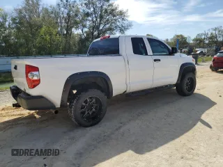 2016 Toyota Tundra SR z VIN 5TFRM5F14GX096547, wystawiony jako Copart lot #48736635 z przebiegiem 130 236 mil mil oraz Szkoda całkowita • Salvage title. Historia ofert i sprzedaży dostępna na DreamBid. Obrazek 3.
