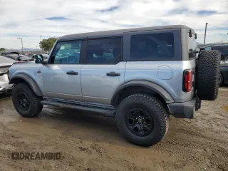 2022 Ford Bronco with VIN 1FMEE5DPXNLB69410, listed as a Copart auction lot 38416304 with 15,866 mi miles. Bid and sale history available at carsss.com. Image 2.
