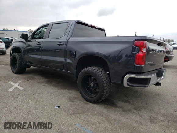 2022 Chevrolet Silverado 1500 LT with VIN 1GCPACEK8NZ618418, listed as a Copart auction lot 55685294 with 33,429 mi miles and Salvage Title. Bid and sale history available at carsss.com. Image 2.