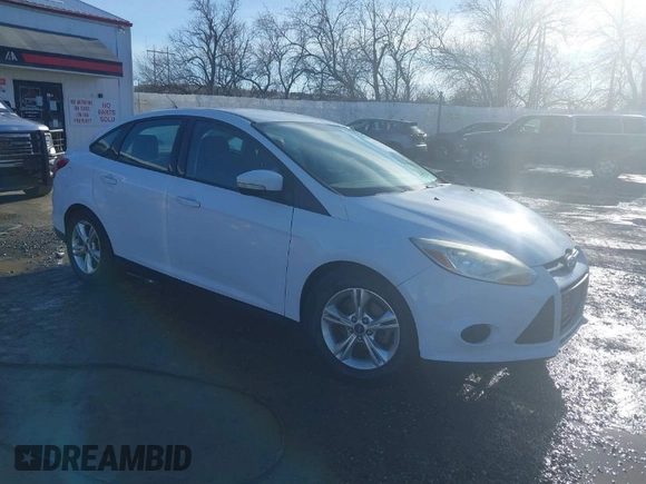 2014 Ford Focus SE with VIN 1FADP3F23EL129661, listed as a IAAI auction lot 41676155 with 183,733 mi miles. Bid and sale history available at carsss.com. Image 1.