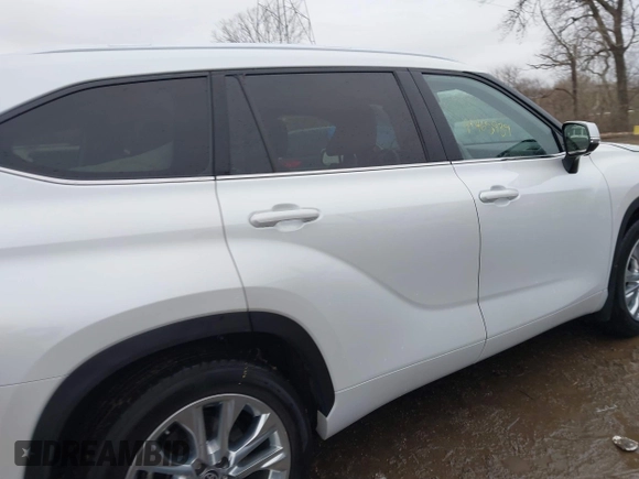 2023 Toyota Highlander L with VIN 5TDKDRBH3PS007987, listed as a IAAI auction lot 41465939 with 17,011 mi miles and . Bid and sale history available at DreamBid. Image 13.