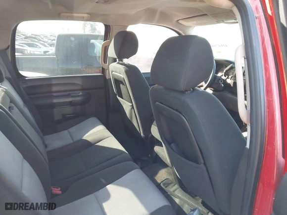 2009 Chevrolet Silverado 1500 LS with VIN 3GCEC13C39G120599, listed as a IAAI auction lot 41647089 with 201,828 mi miles. Bid and sale history available at carsss.com. Image 8.