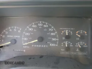 1998 GMC Suburban z VIN 1GKEC16R0WJ712847, wystawiony jako Copart lot #68557804 z przebiegiem 262 538 mil mil oraz Szkoda całkowita • Salvage title. Historia ofert i sprzedaży dostępna na DreamBid. Obrazek 9.