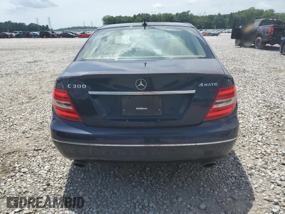 2012 Mercedes-Benz C 300 Sport z VIN WDDGF8BB8CA731905, wystawiony jako Copart lot #61692695 z przebiegiem 98 773 mil mil oraz Szkoda całkowita • Salvage title. Historia ofert i sprzedaży dostępna na DreamBid. Obrazek 6.