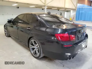 2013 BMW M5 z VIN WBSFV9C5XDC772672, wystawiony jako Copart lot #53732175 z przebiegiem 83 665 mil mil oraz Tytuł czysty. Historia ofert i sprzedaży dostępna na DreamBid. Obrazek 2.