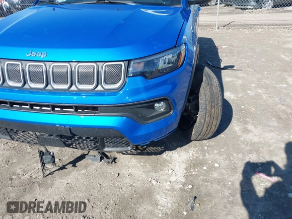 2022 Jeep Compass Latitude Lux with VIN 3C4NJDFBXNT129487, listed as a IAAI auction lot 42127106 with 18,360 mi miles and . Bid and sale history available at DreamBid. Image 6.