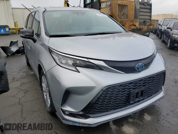2023 Toyota Sienna XSE 25th Anniversary with VIN 5TDCSKFC5PS085199, listed as a Copart auction lot 44736984 with 20,308 mi miles and . Bid and sale history available at DreamBid. Image 4.