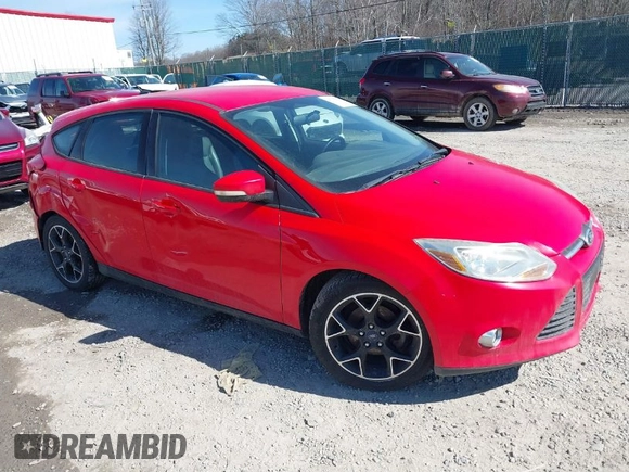 2013 Ford Focus SE with VIN 1FADP3K28DL180271, listed as a IAAI auction lot 41709369 with 121,823 mi miles. Bid and sale history available at carsss.com. Image 1.