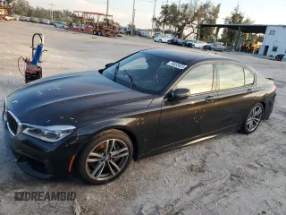 2018 BMW 7 Series 750i with VIN WBA7F0C5XJGM22674, listed as a Copart auction lot 74833524 with 0 mi miles and Salvage Title. Bid and sale history available at carsss.com. Image 1.
