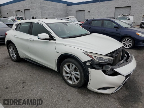 2017 Infiniti QX30 Sport with VIN SJKCH5CP1HA039582, listed as a Copart auction lot 43750455 with 72,068 mi miles and Salvage title. Bid and sale history available at DreamBid. Image 4.