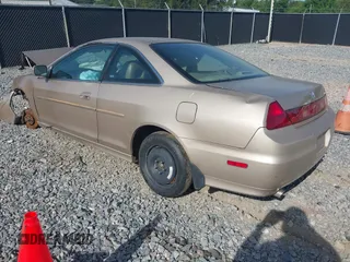 2001 Honda Accord EX с VIN 1HGCG22521A016114, выставлен на аукционе IAAI как лот 42090643 с пробегом Не указан миль и . История ставок и продаж доступна на DreamBid. Изображение 3.