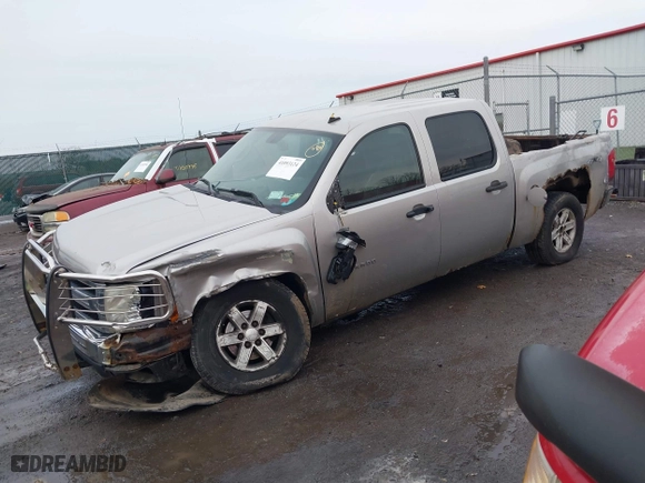 2007 Chevrolet Silverado 1500 LS with VIN 2GCEK13C071562250, listed as a IAAI auction lot 41093124 with 210,192 mi miles. Bid and sale history available at carsss.com. Image 17.