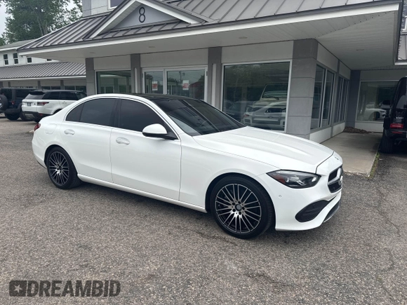 2022 Mercedes-Benz C 300 z VIN W1KAF4HB5NR016400, wystawiony jako IAAI lot #42467013 z przebiegiem 81 656 mil mil oraz . Historia ofert i sprzedaży dostępna na DreamBid. Obrazek 1.