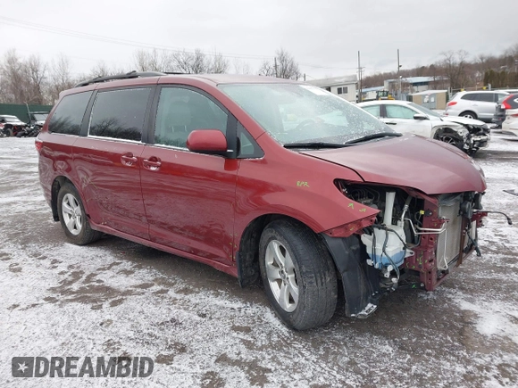 2020 Toyota Sienna LE Auto Access Seat with VIN 5TDKZ3DCXLS053763, listed as a IAAI auction lot 41427752 with 93,761 mi miles. Bid and sale history available at carsss.com. Image 1.