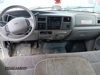 2000 Ford Excursion XLT with VIN 1FMSU41F8YEE41800, listed as a Copart auction lot 55297415 with 191,904 mi miles and Clean Title. Bid and sale history available at DreamBid. Image 8.