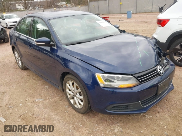 2013 Volkswagen Jetta Sedan SE w/Convenience/Sunroof with VIN 3VWBP7AJ3DM357905, listed as a IAAI auction lot 42065633 with 124,015 mi miles. Bid and sale history available at carsss.com. Image 1.