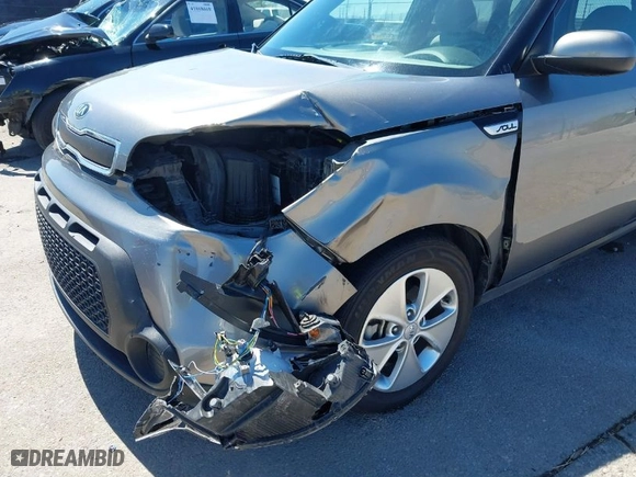 2016 Kia Soul with VIN KNDJN2A22G7340690, listed as a IAAI auction lot 41850263 with NaN miles. Bid and sale history available at carsss.com. Image 6.