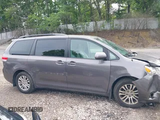 2012 Toyota Sienna XLE AAS z VIN 5TDYK3DC5CS224787, wystawiony jako IAAI lot #42519653 z przebiegiem 139 062 mil mil oraz . Historia ofert i sprzedaży dostępna na DreamBid. Obrazek 14.
