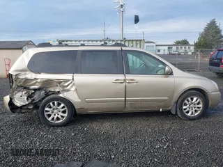2007 Kia Sedona EX with VIN KNDMB233676121720, listed as a IAAI auction lot 41606082 with 200,736 mi miles. Bid and sale history available at carsss.com. Image 14.